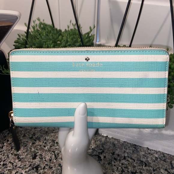 Kate Spade Long Wallet - Picture 1 of 17
